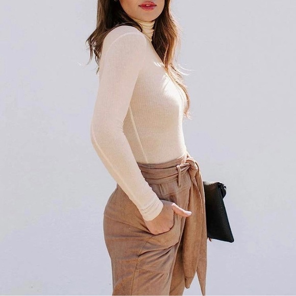 Tan Long Sleeve Bodysuit New with Tags - Picture 2 of 3